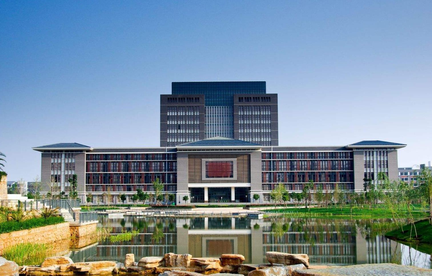 昆明十强高校排名公布，这三所大学进入前三强