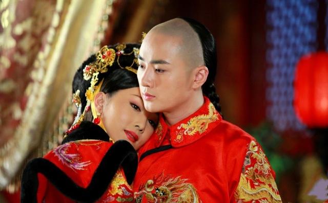 妻子舍不得漂亮婢女出嫁,丈夫说:不如我牺牲一下,纳她当小妾吧