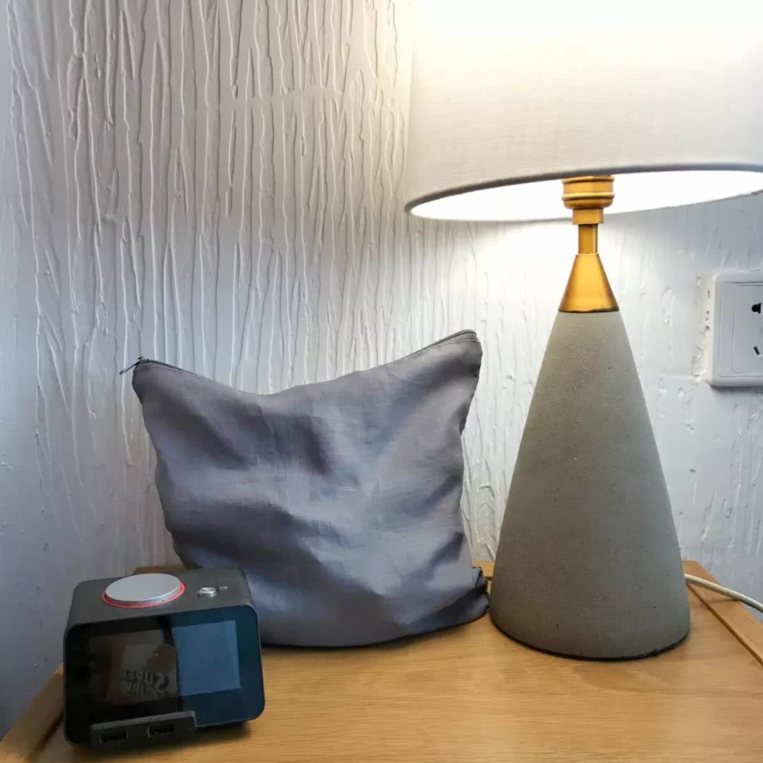 编辑部化妆包大公开,新年出行这样带就够了!