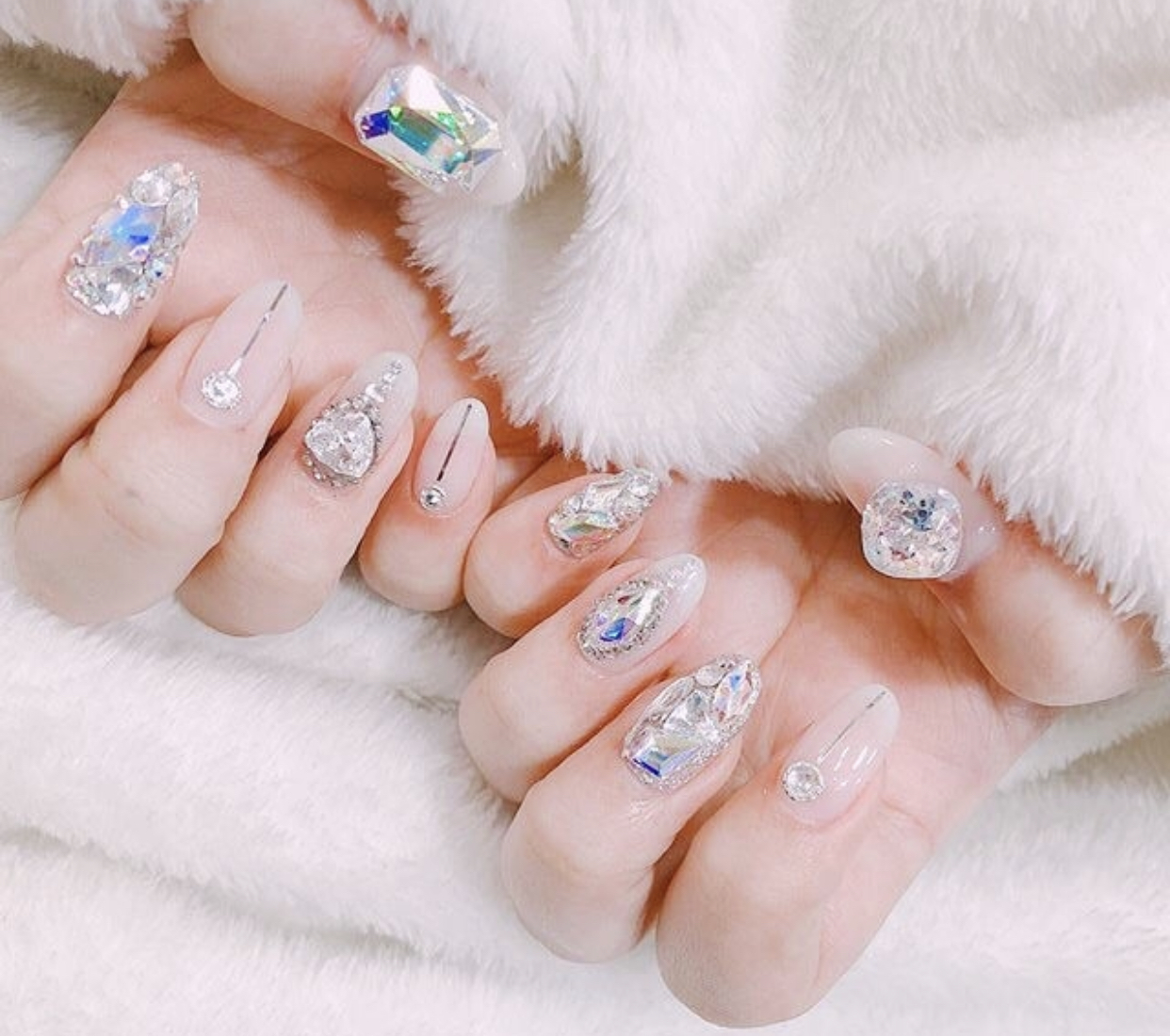 仙气十足的透明美甲,赶走夏日炎热怎能少得了它