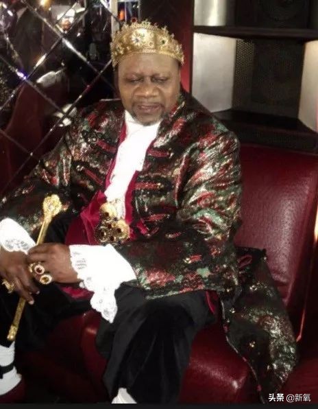 捡垃圾也要穿名牌,非洲贫民窟绅士精致起来有多野?