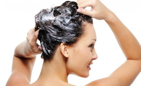 被发质折磨有多苦恼?短发烫发疯狂炸毛,网友吐槽卷成步惊云同款