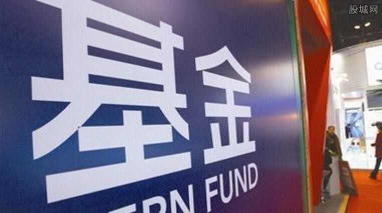 混合基金和股票基金哪个更值得买,指数基金和股票基金哪个适合定投