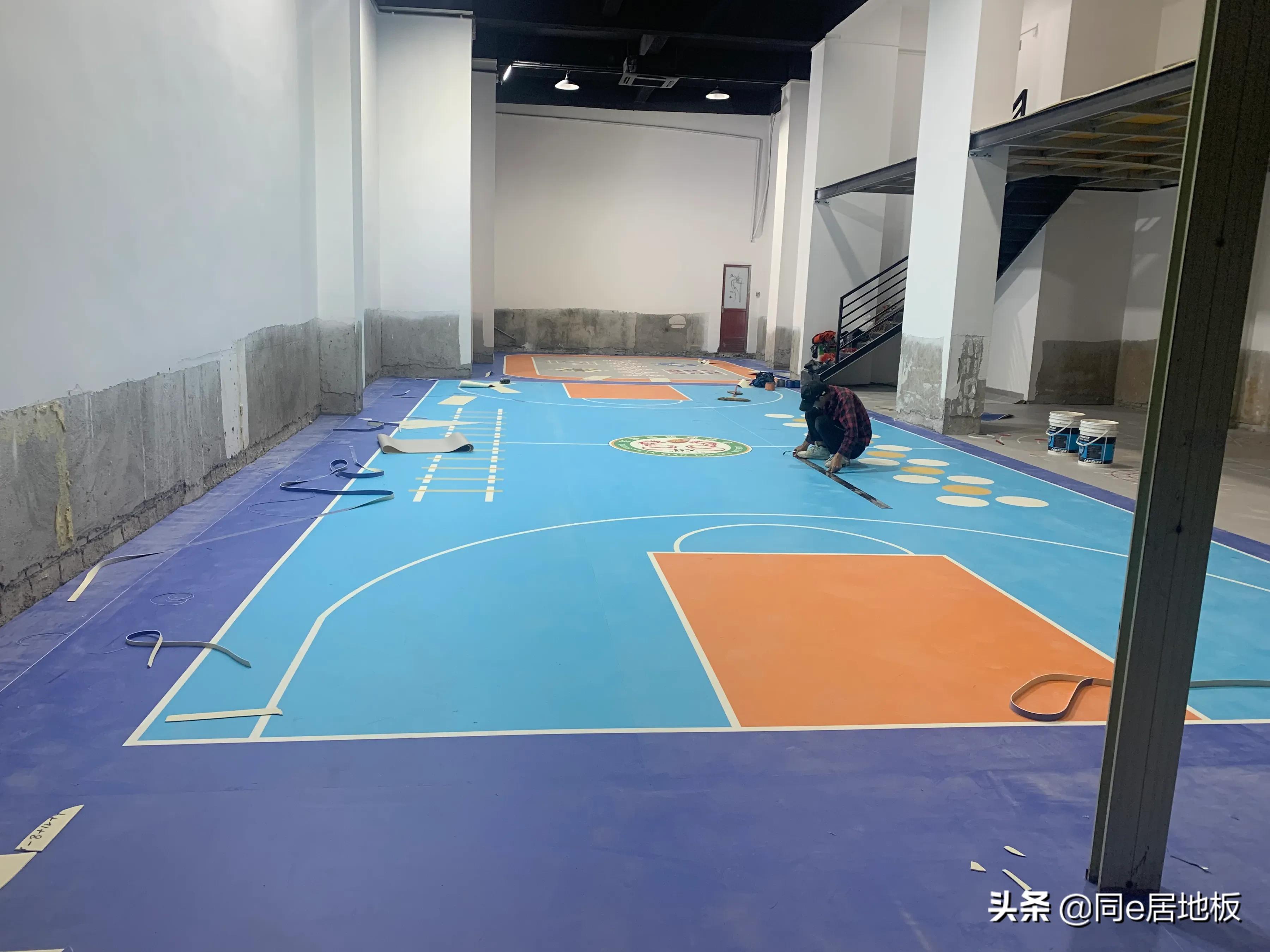 pvc胶地板安装视频教程,室内篮球馆地面pvc运动地板