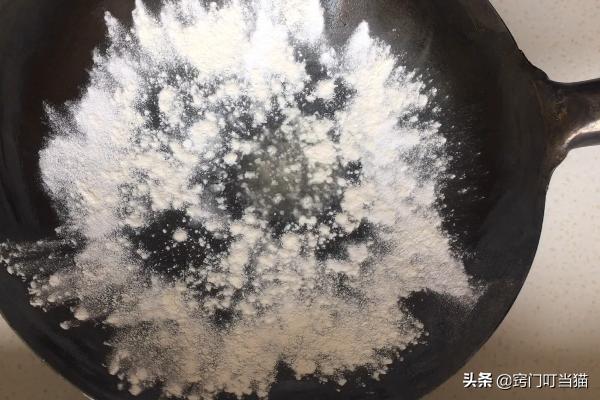 新铁锅除锈不粘锅小窍门,怎样挽救一个一直生锈粘锅的铁锅