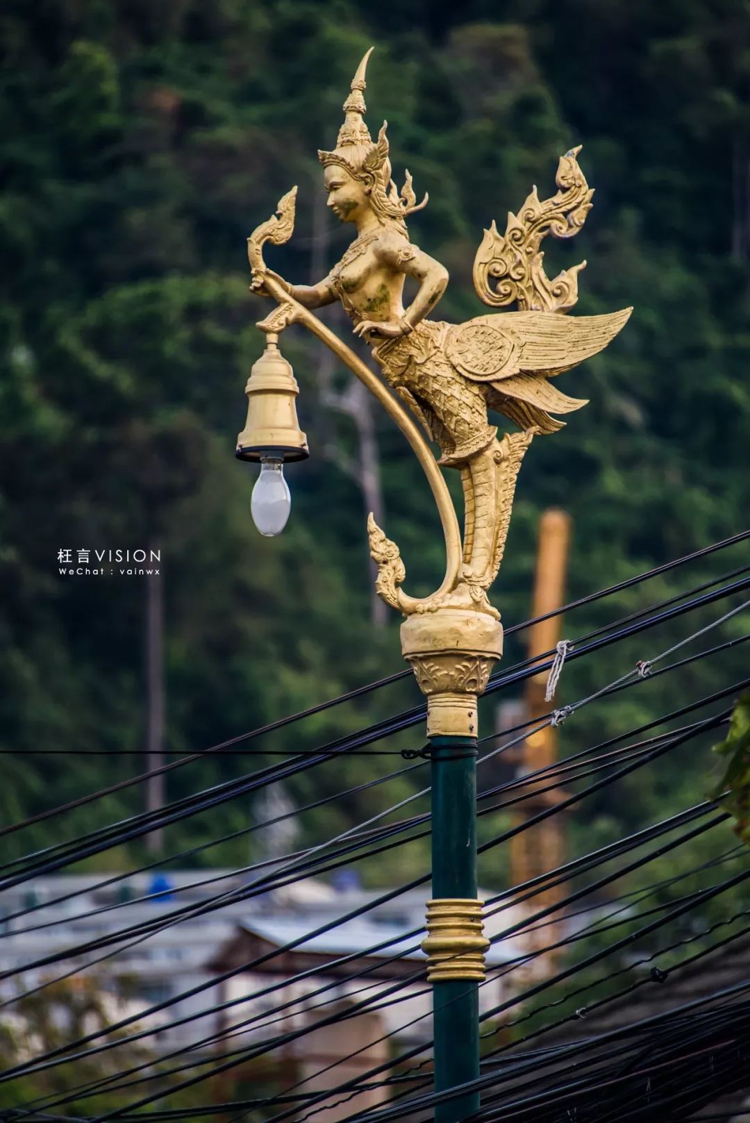 繁华熙攘，从海滩到山路的芭东（Patong）风情