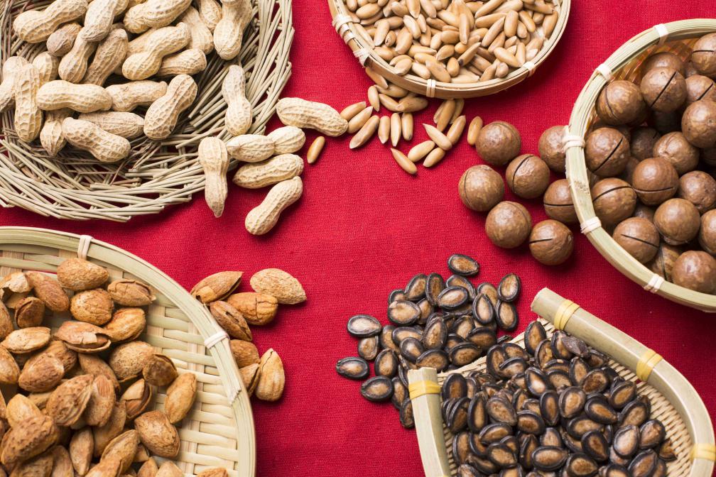 小零食生意前景,今年最火小零食洽洽