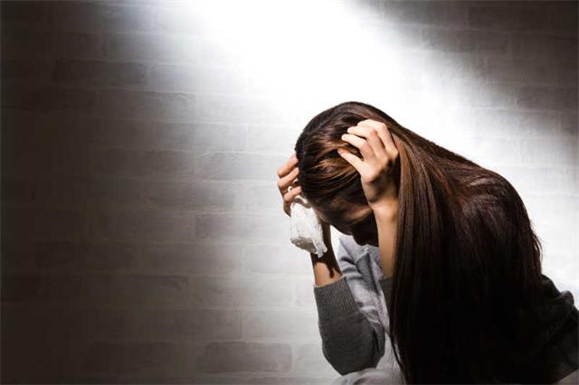 老婆月子中发烧,儿媳妇月子里发烧全家着急