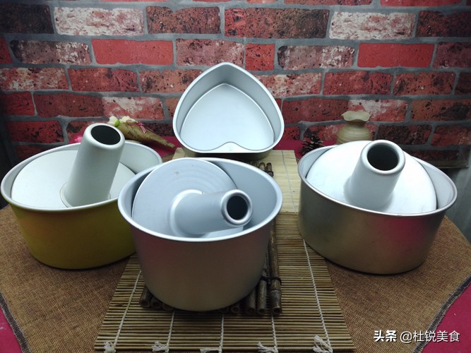 想学烘焙蛋糕类应该从什么开始学,烘焙模具知识