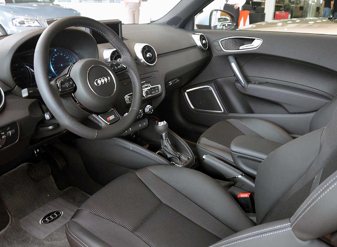 16万公里的奥迪a1,奥迪a1最顶配