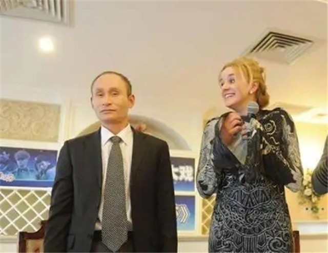 安徽网红老汉,安徽一农民长相酷似普京而走红