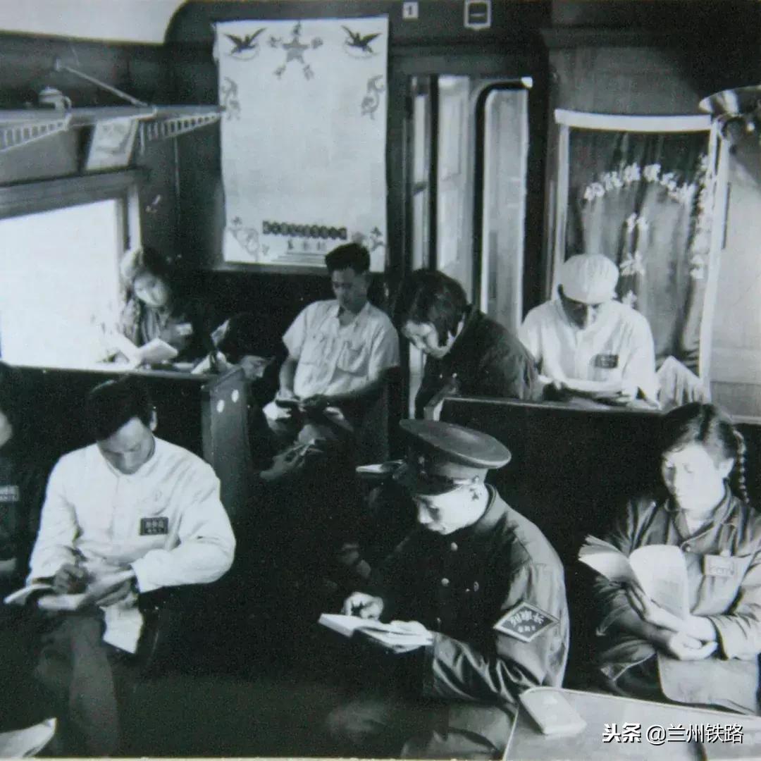 中国铁路制服发展史的图片,中国铁路制服发展历程