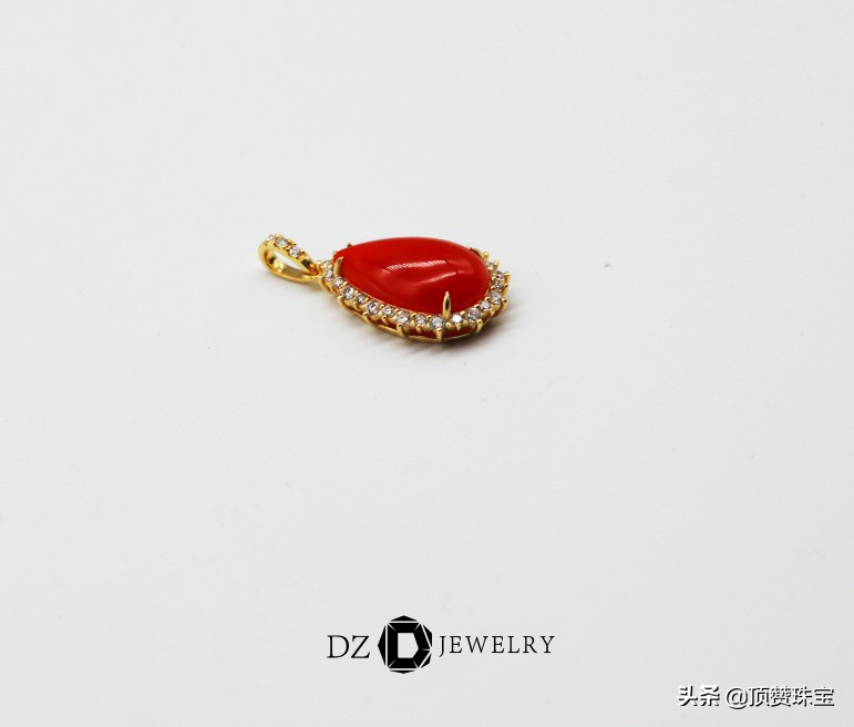 一如岁月,蓝色圆形18k金镶钻玛瑙吊坠