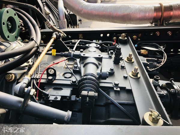 国六动力强劲车,国六解放j6p牵引车自重