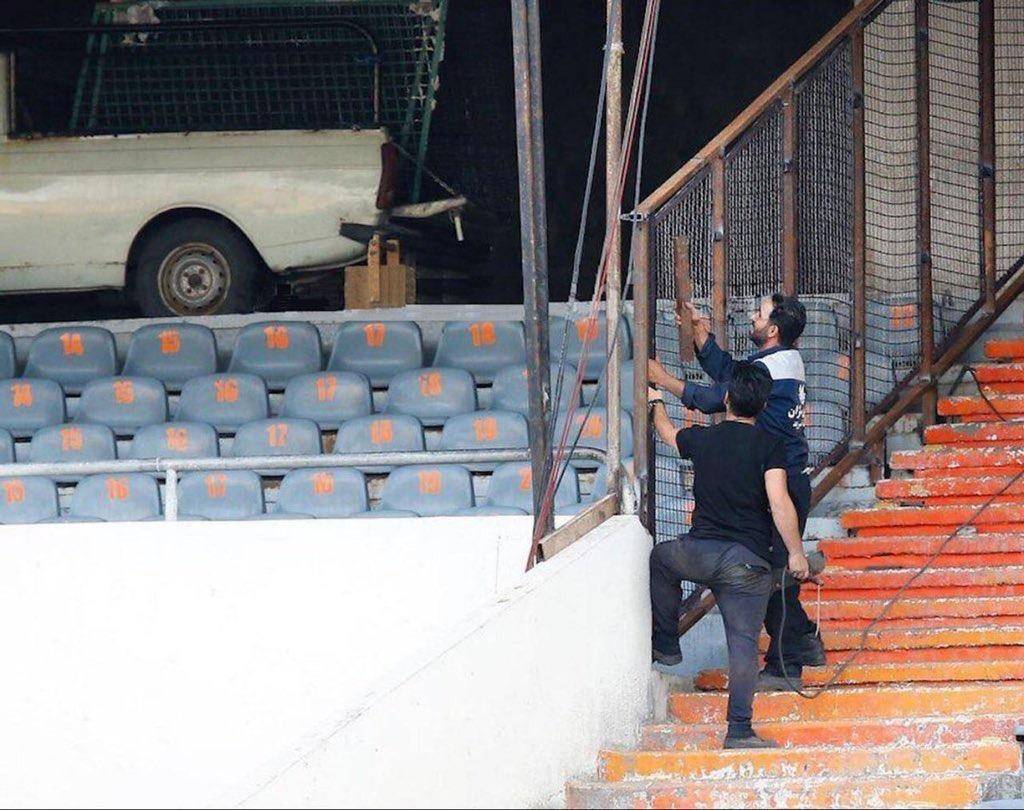 伊朗为什么禁止女性看球,伊朗允许女性进入球场看球