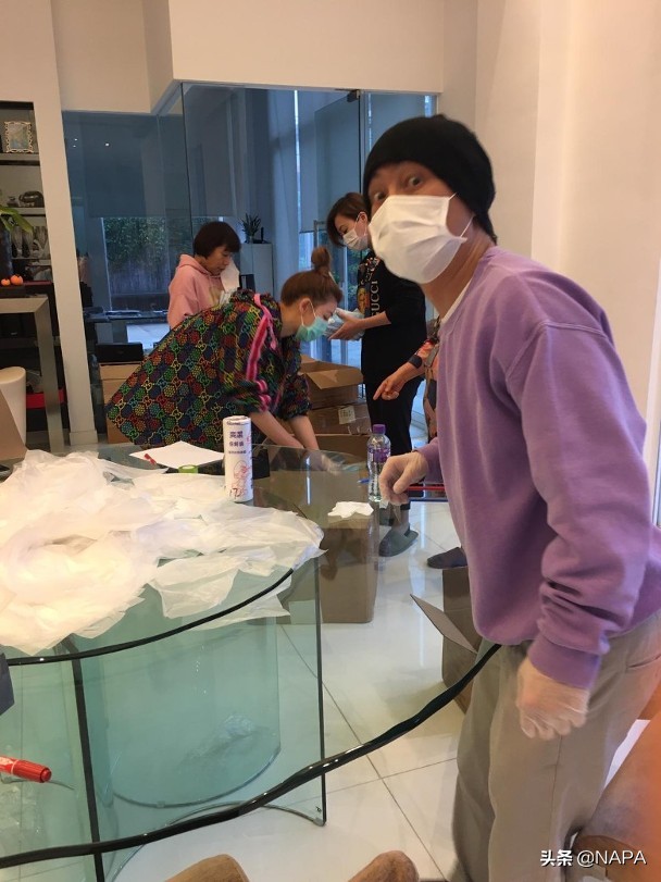 张卫健李彩桦综艺节目,战疫应援在行动