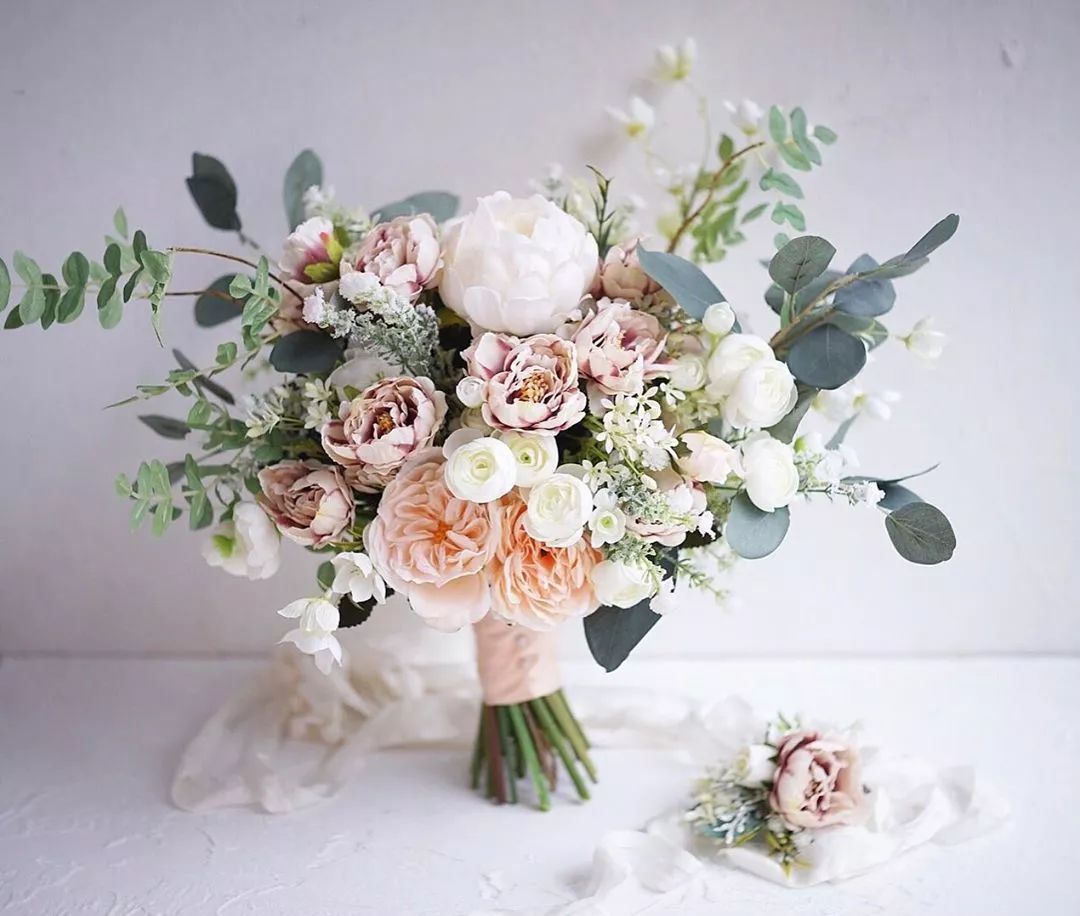 以香槟玫瑰为主的韩式花束,清新柔和治愈系韩式花束