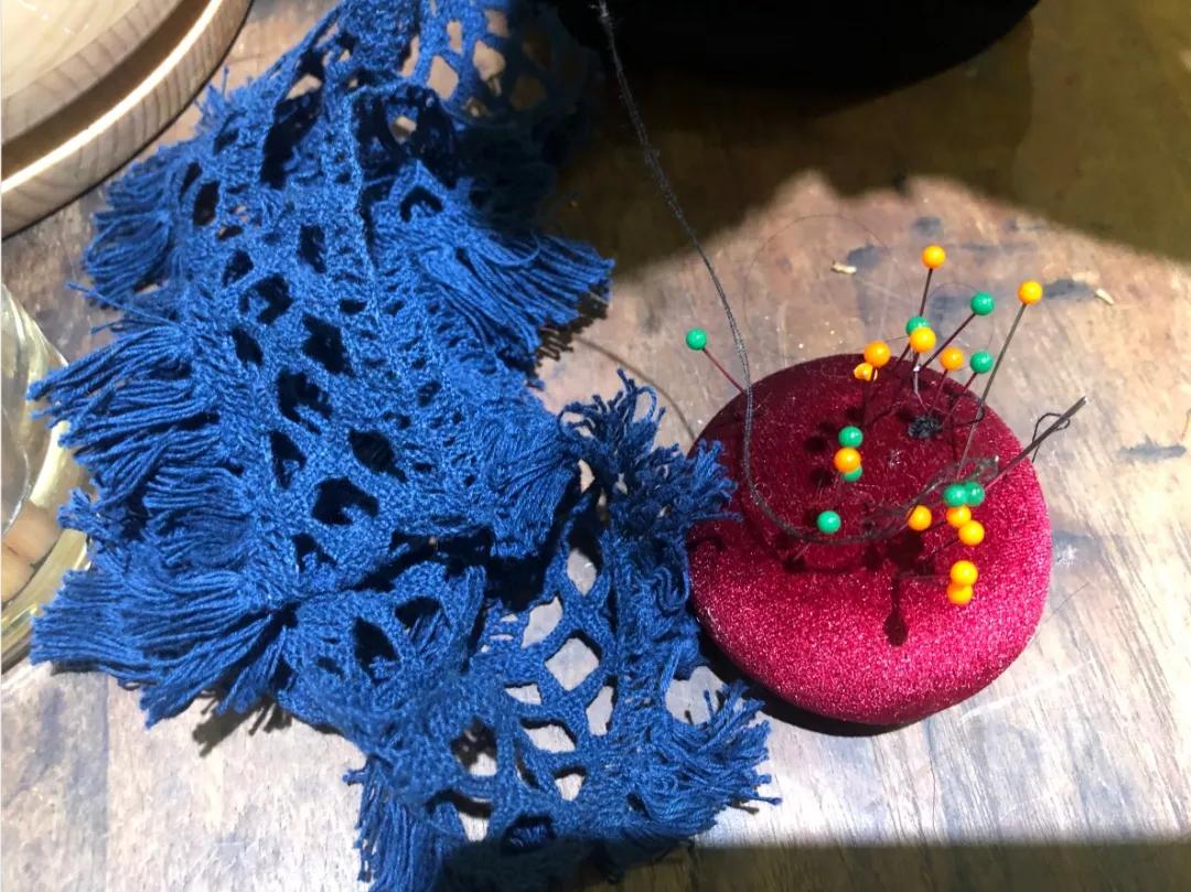 专访|“头大戴不下”怎么办？帽匠设计师Coco跟你聊帽子的学问