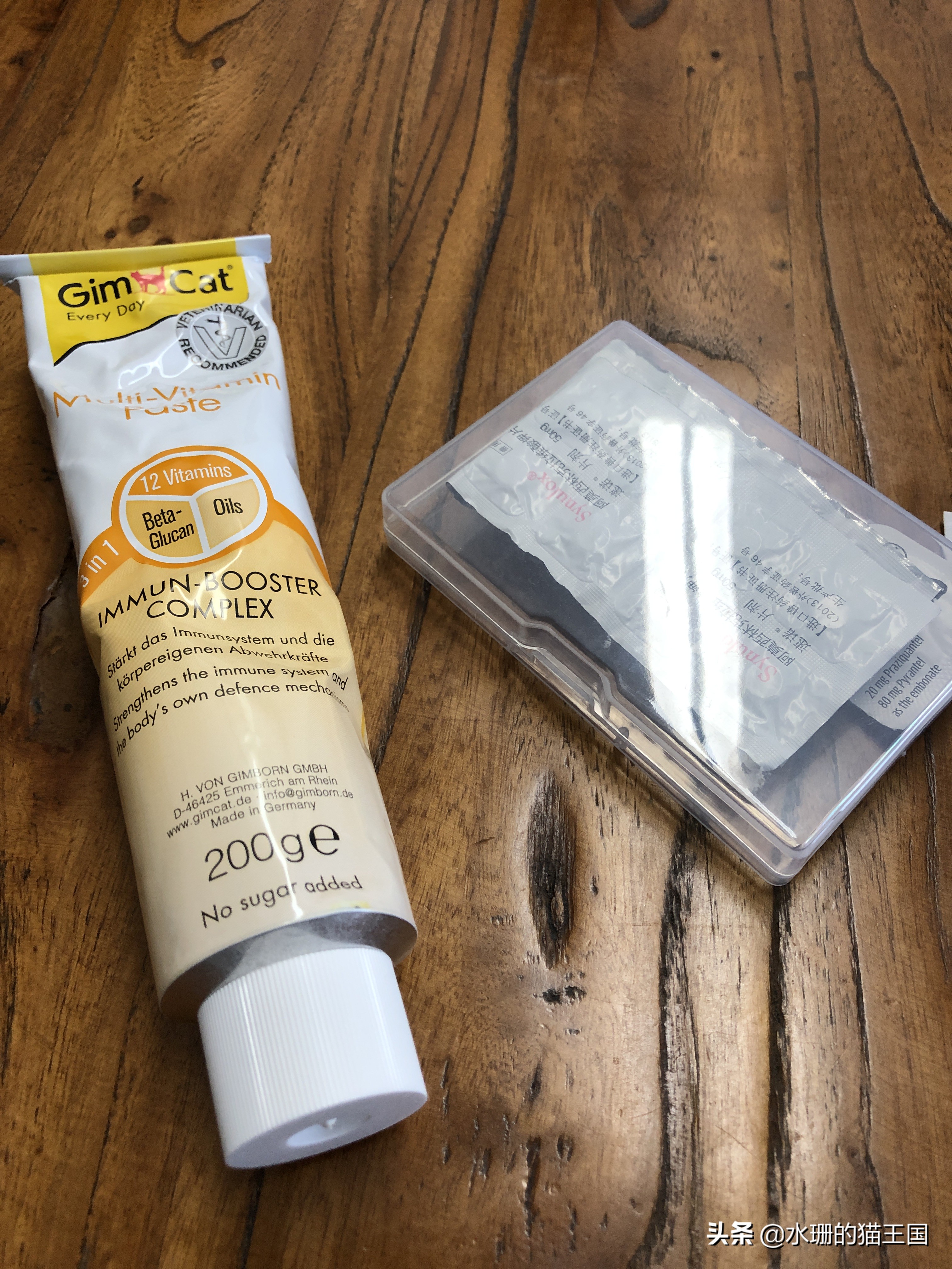 猫咪吃药口吐白沫,还难吃的哭了,到底怎么给猫喂药?正解在此