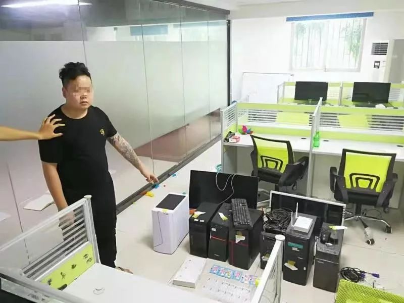 万人抱团炒股,炒股群50人49个骗子