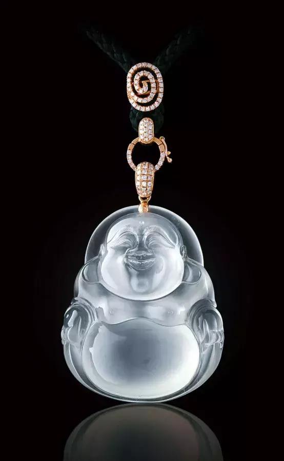 翡翠的8个误区：洗澡不能戴？只有缅甸产？原来这些年都被骗了