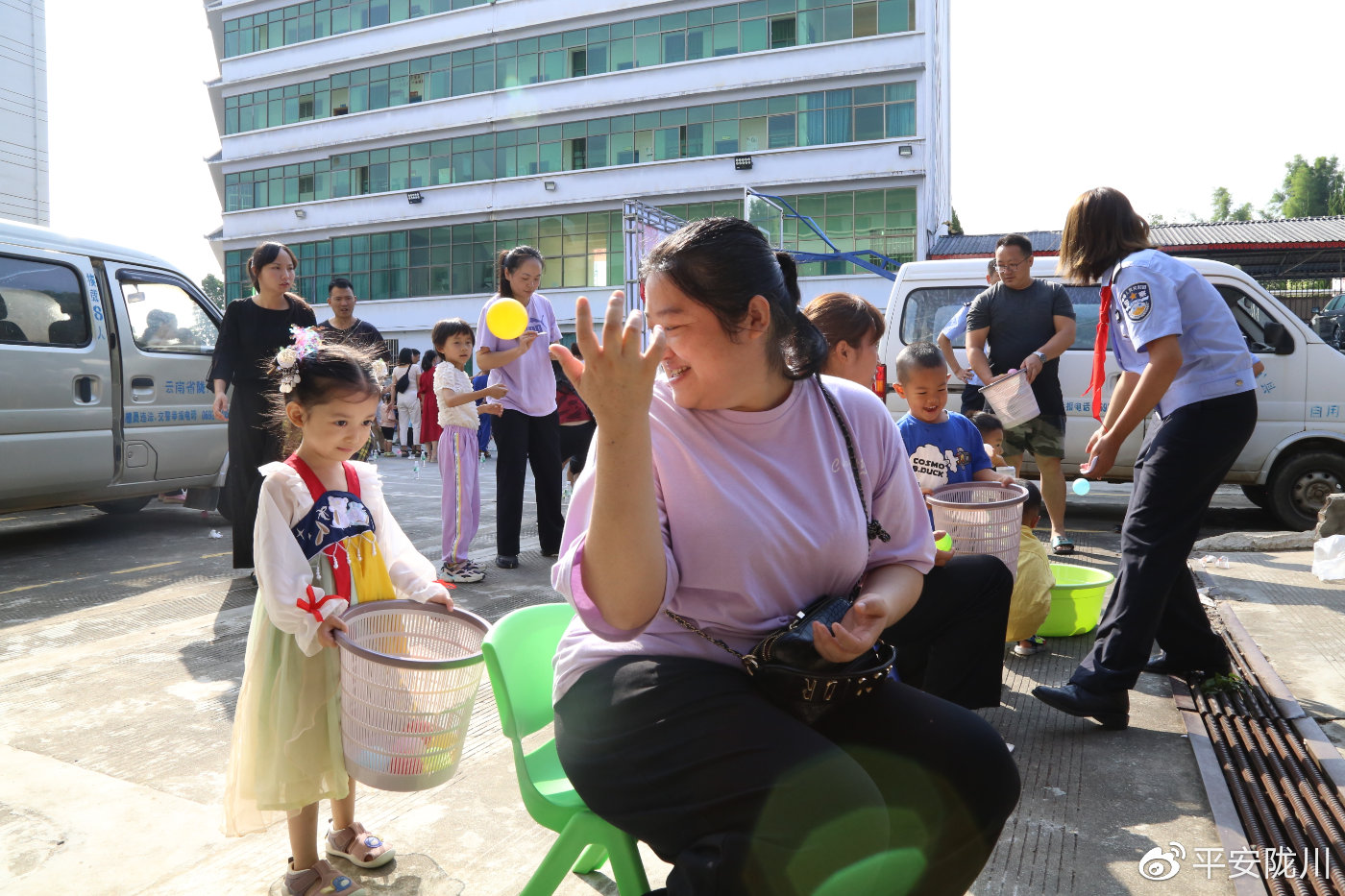 第一次走进警营过六一,迎六一进警营