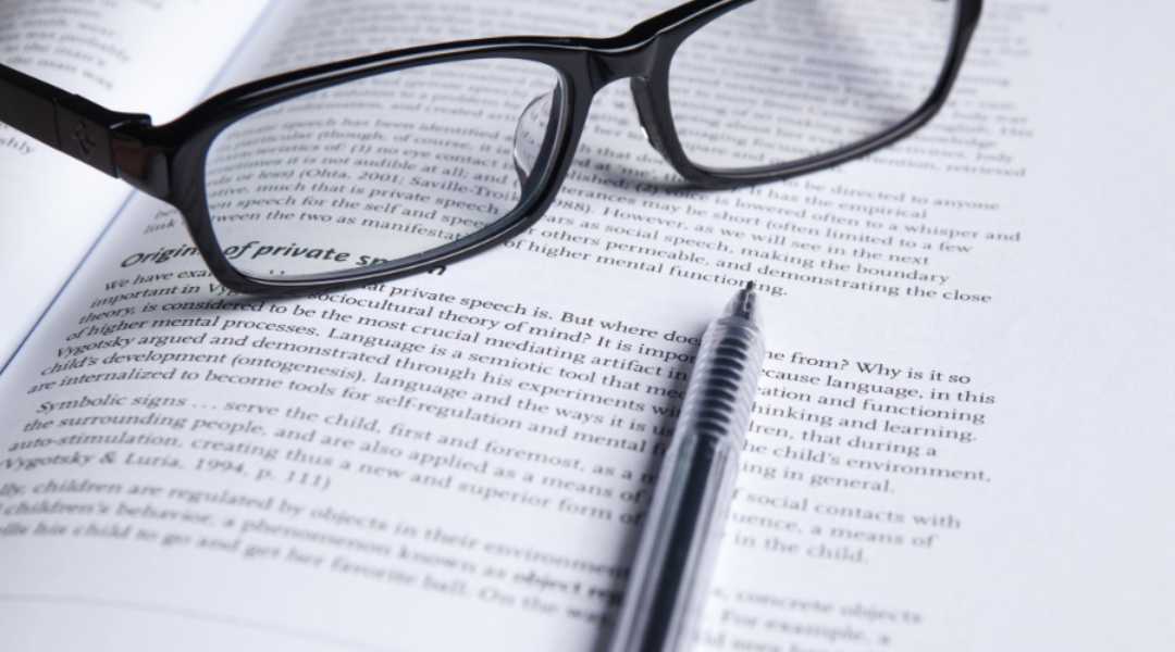 眼睛跳贴白纸有用吗,眼跳为什么都在眼皮上贴白纸