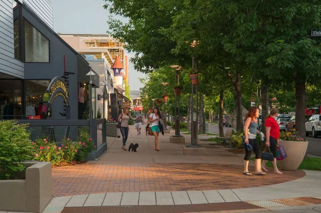 商业街区的景观设计要点和原则,复古怀旧商业街景观设计