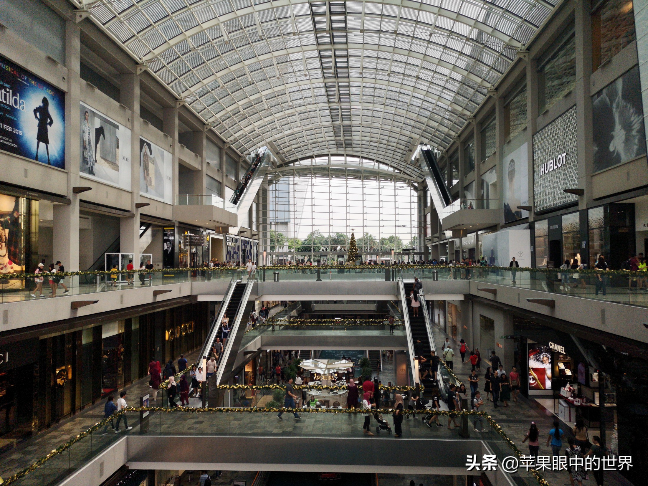 在旅行中如何避免不必要的消费,旅行逛街你遇到哪些坑人的消费