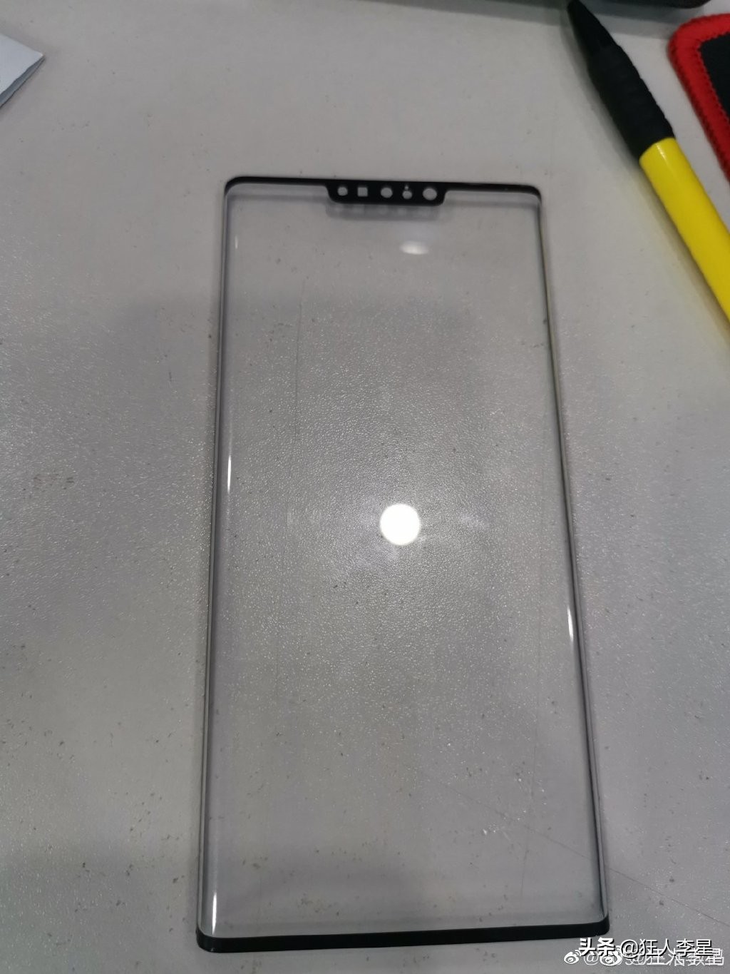 手机盖板产能大战再起，蚌埠华益再添6000万片新产能