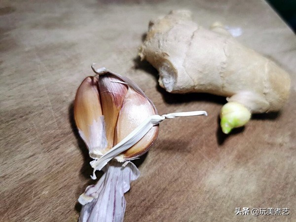 干锅不放葱,干锅西兰花五花肉的做法