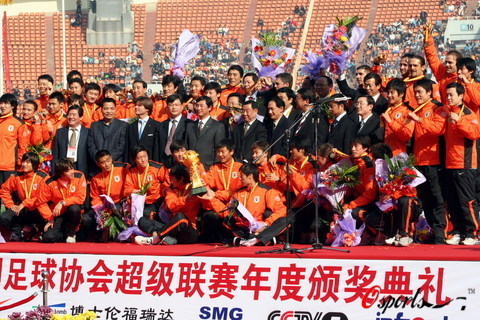 李金羽的恋情,李金羽结几次婚