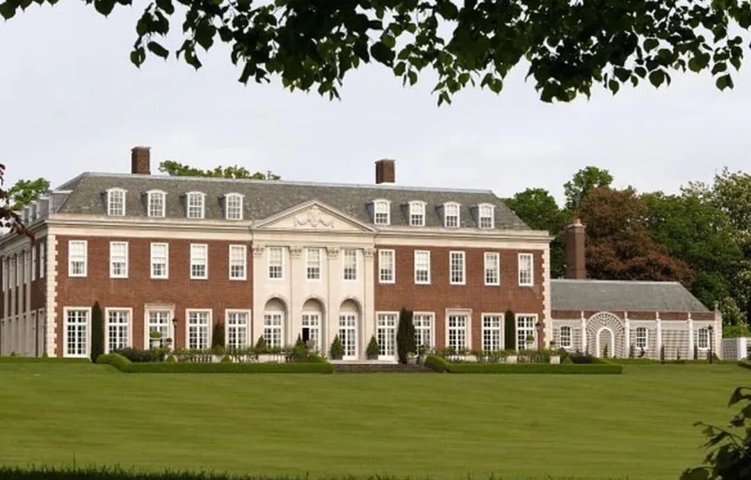 身家上亿的她，做了一辈子“公主梦”，最后人财两空