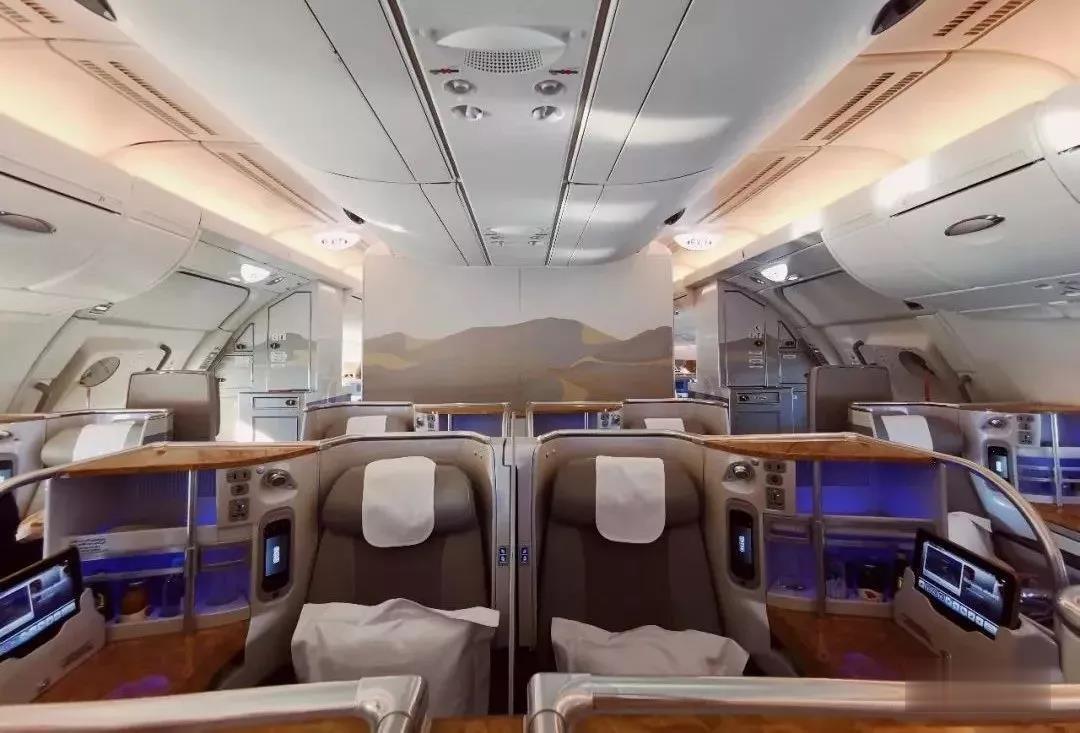 外航空乘制服top10 (外航红色制服)