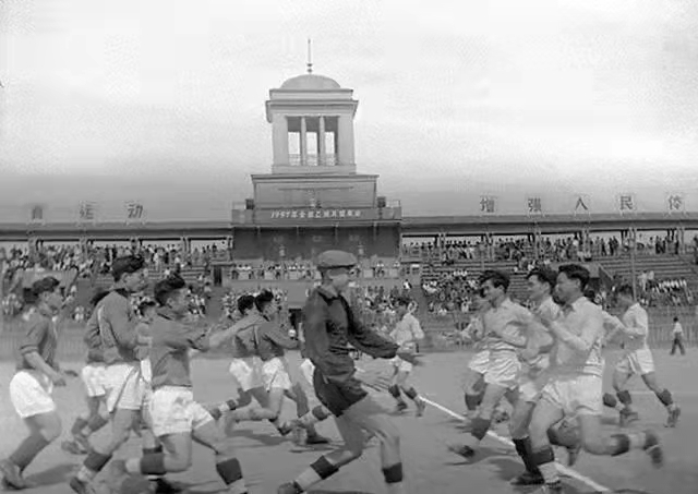 八区体育场蓄水池施工,八区体育场营业时间