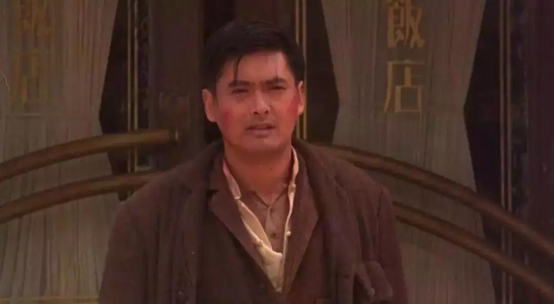 一首《十七岁》之于香港娱乐圈，就是半部《春秋》