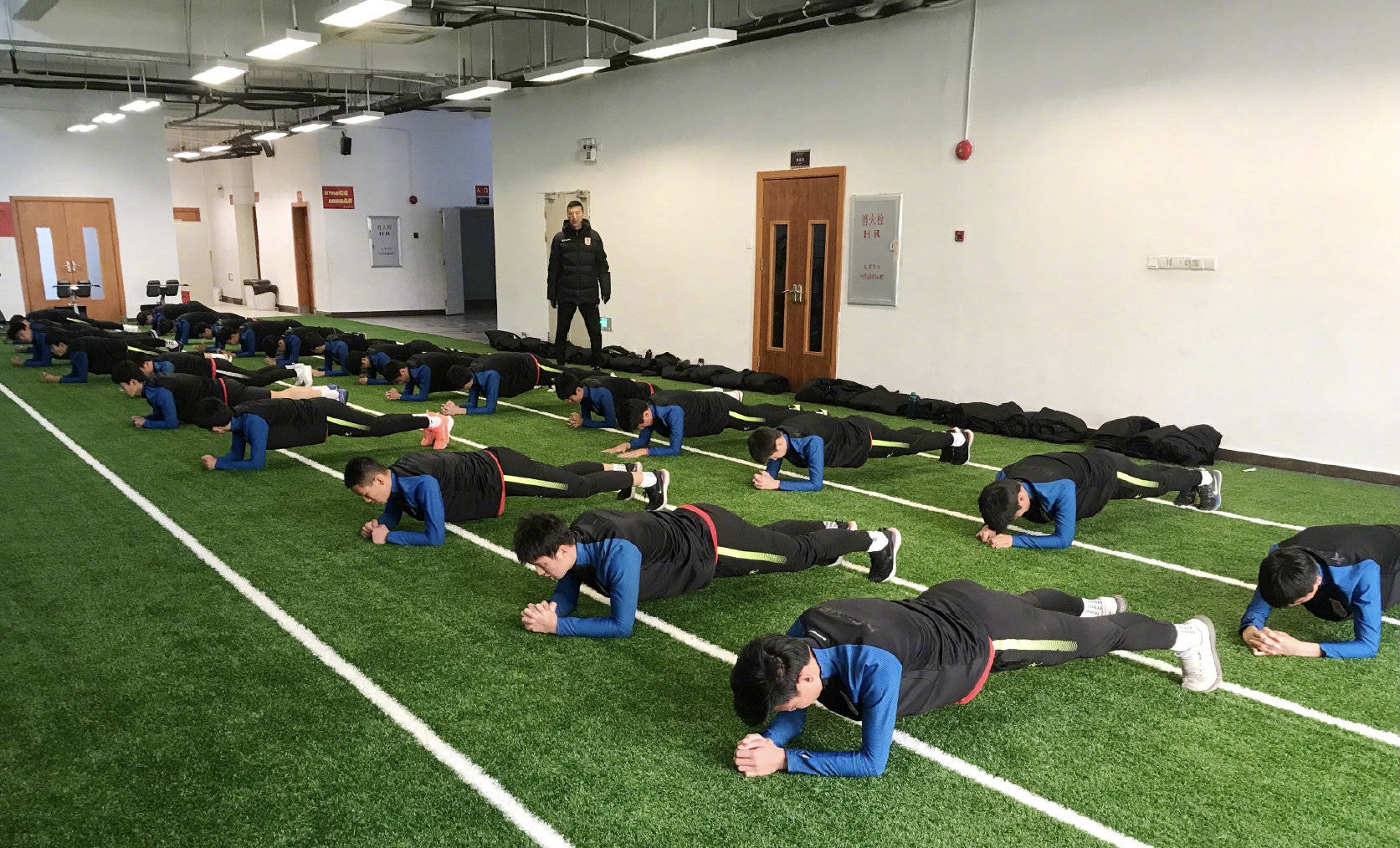 你支持中国足协中性名改革吗,足协为什么要推行中性名