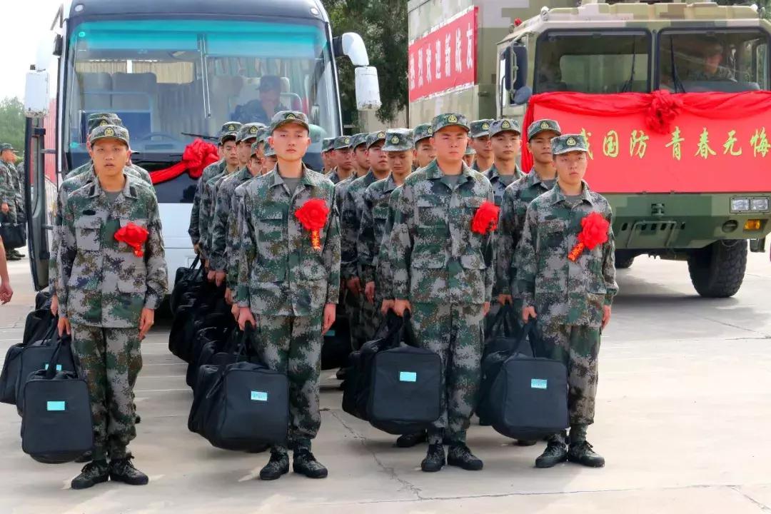 新兵来了吗,戈壁新兵第一次拉练