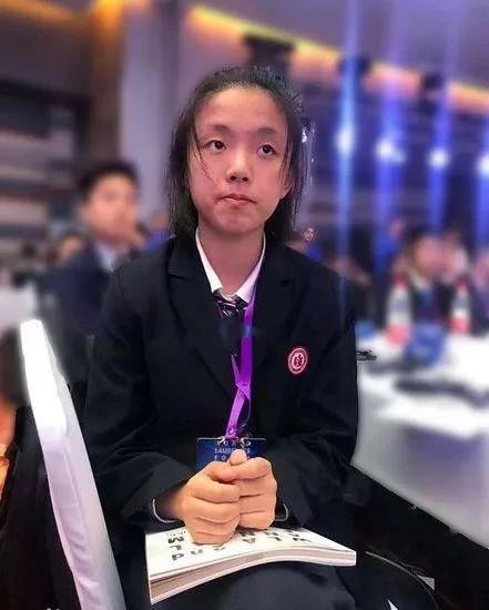 不补习不刷题能成为学霸吗,不补课的学霸女孩