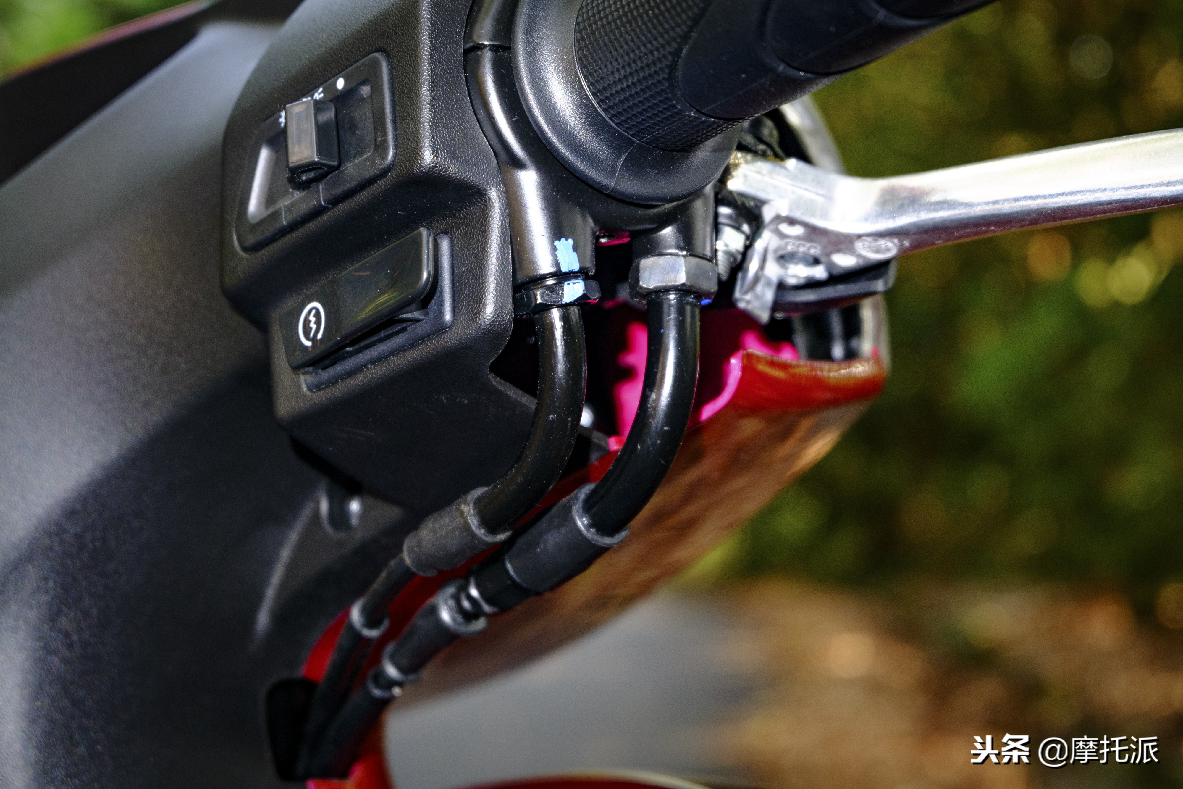 五羊本田御鲨125优点和缺点,2019年五羊本田喜鲨125价格