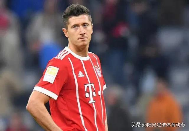 莱万欧冠帽子戏法全纪录,莱万获得过金球奖吗