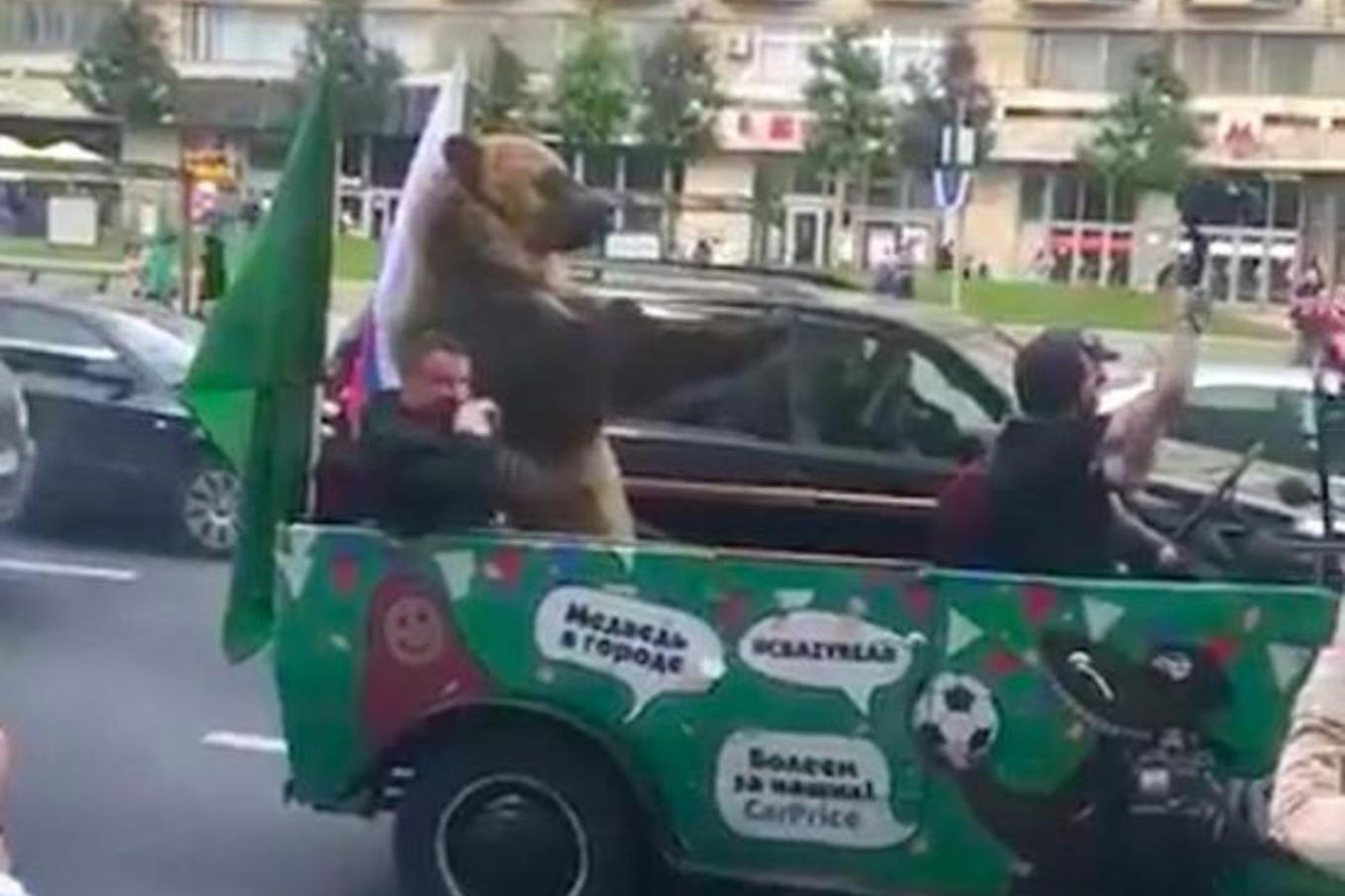 今天想帮我们的好邻居“战斗民族”俄罗斯，也上一次热搜