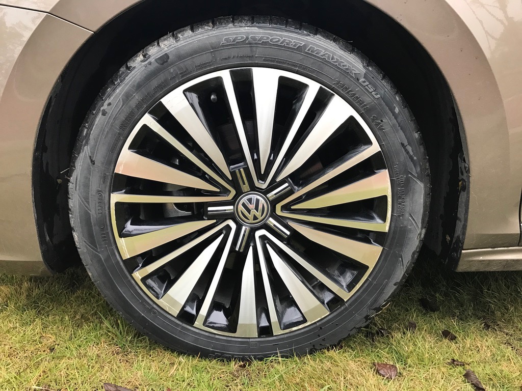 大众帕萨特380豪华版驾驶体验,大众帕萨特380豪华版驾驶感受