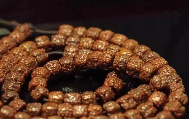 金刚菩提如果盘黑怎么处理,金刚菩提黑了还可以继续盘吗