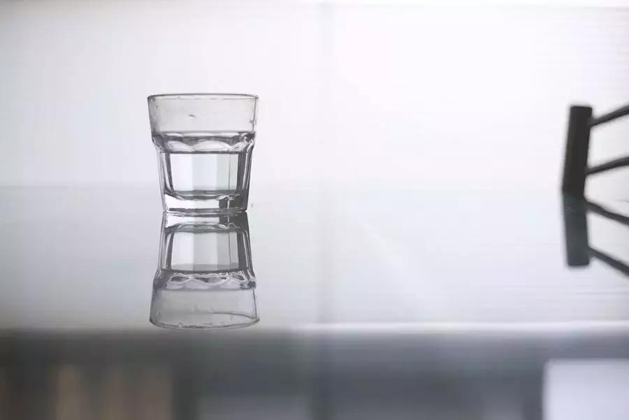 看腻了性冷淡的极简风,清冷系和性冷淡风