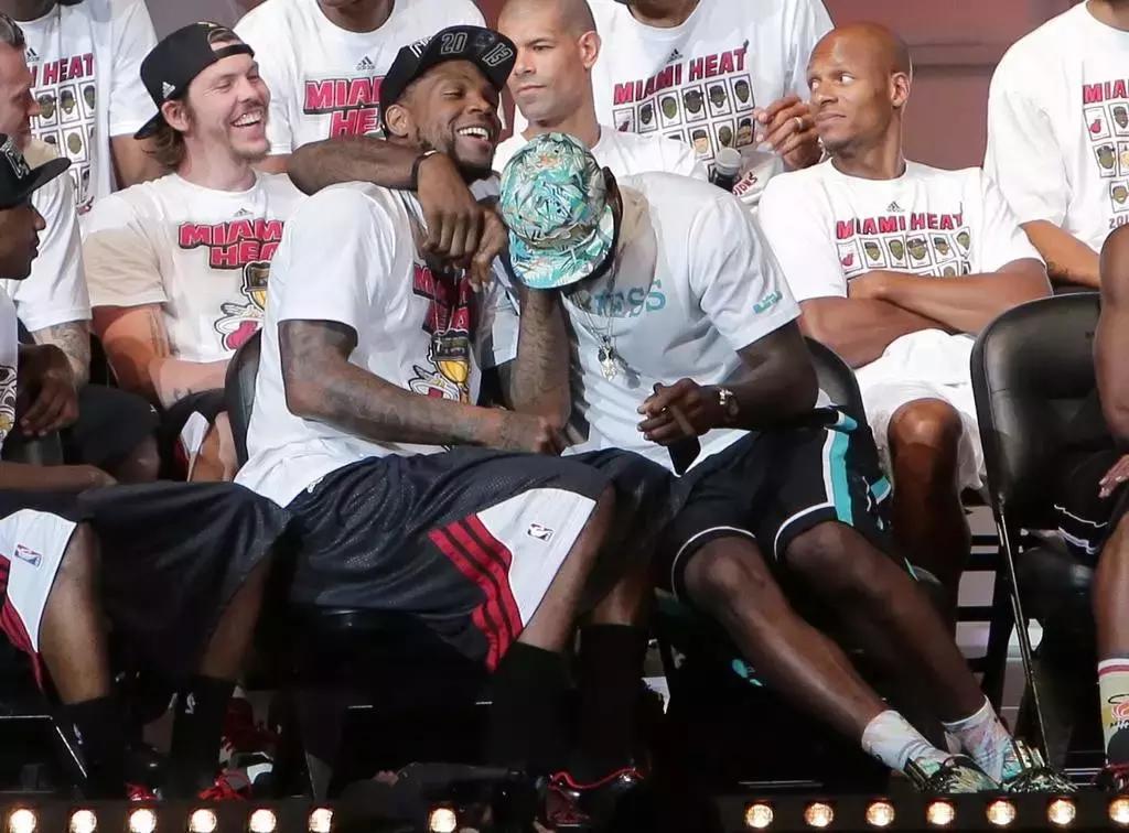 詹姆斯季后赛十佳绝杀,詹姆斯季后赛绝杀球集锦