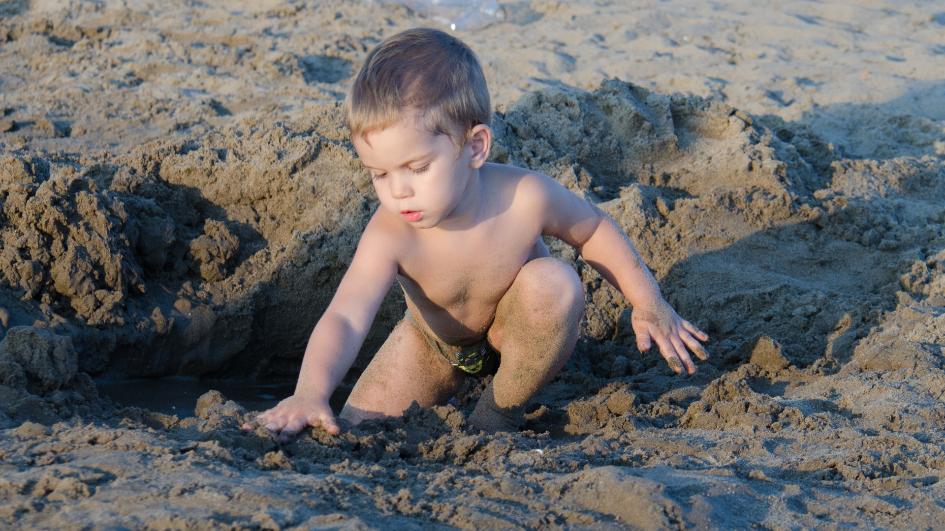 孩子总是喜欢摸“小鸡鸡”时,是家长对他们进行性教育的好时机