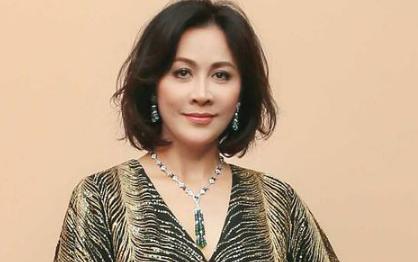 90年代刘嘉玲被三个男劫匪绑，裸照被泄露，10多年后才知道真相