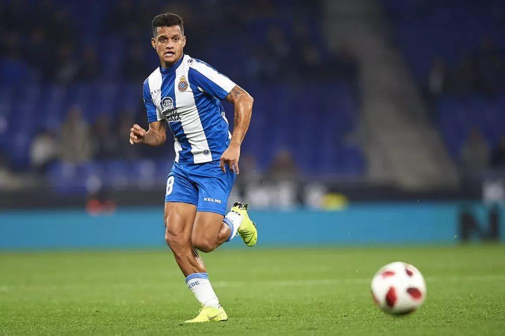 重庆斯威上海上港武磊,足球武磊最近消息