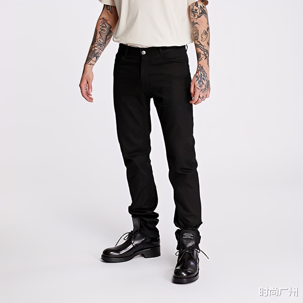 染绿涂污做旧剪烂，破烂版竟比原版还贵？品牌在偷笑